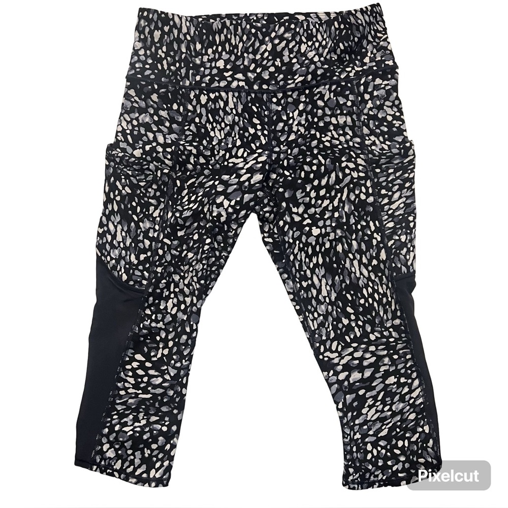 Athleta M Spotty All In Crop - Size Medium